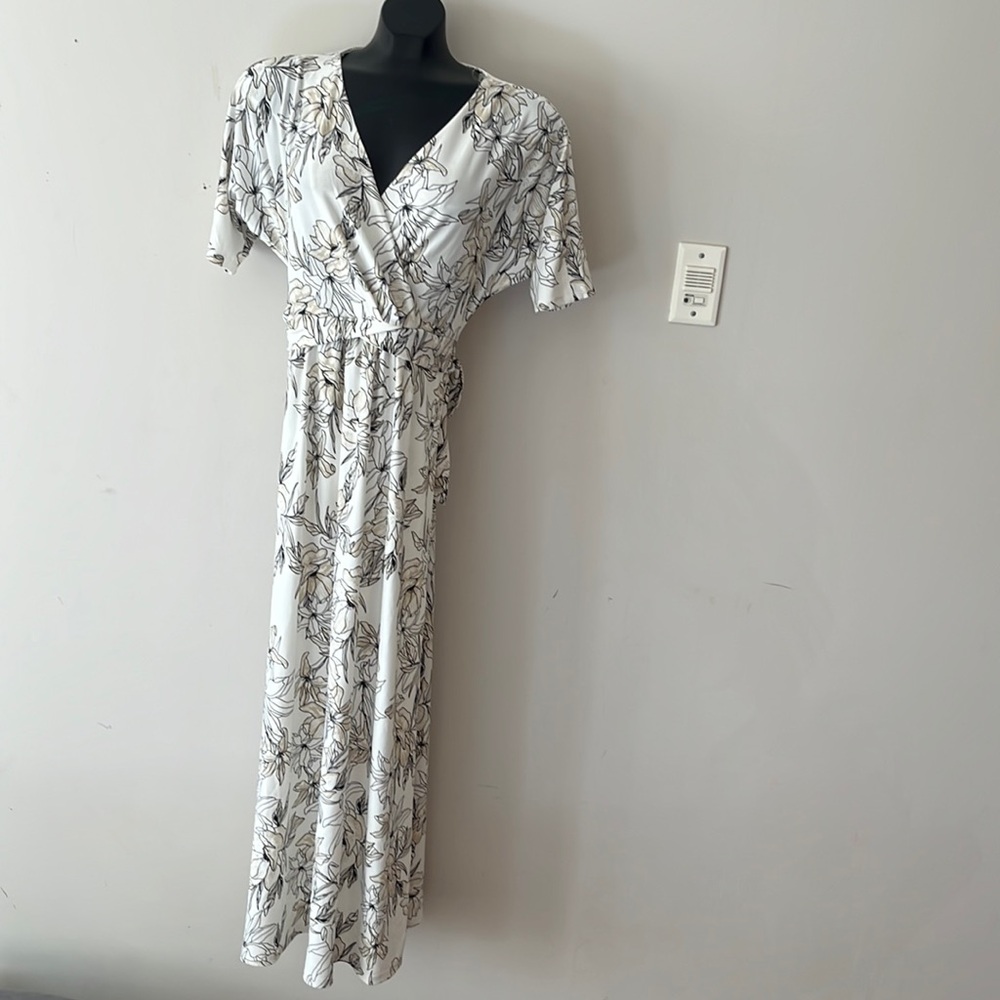 Women short sleeve white cream floral maxi dress